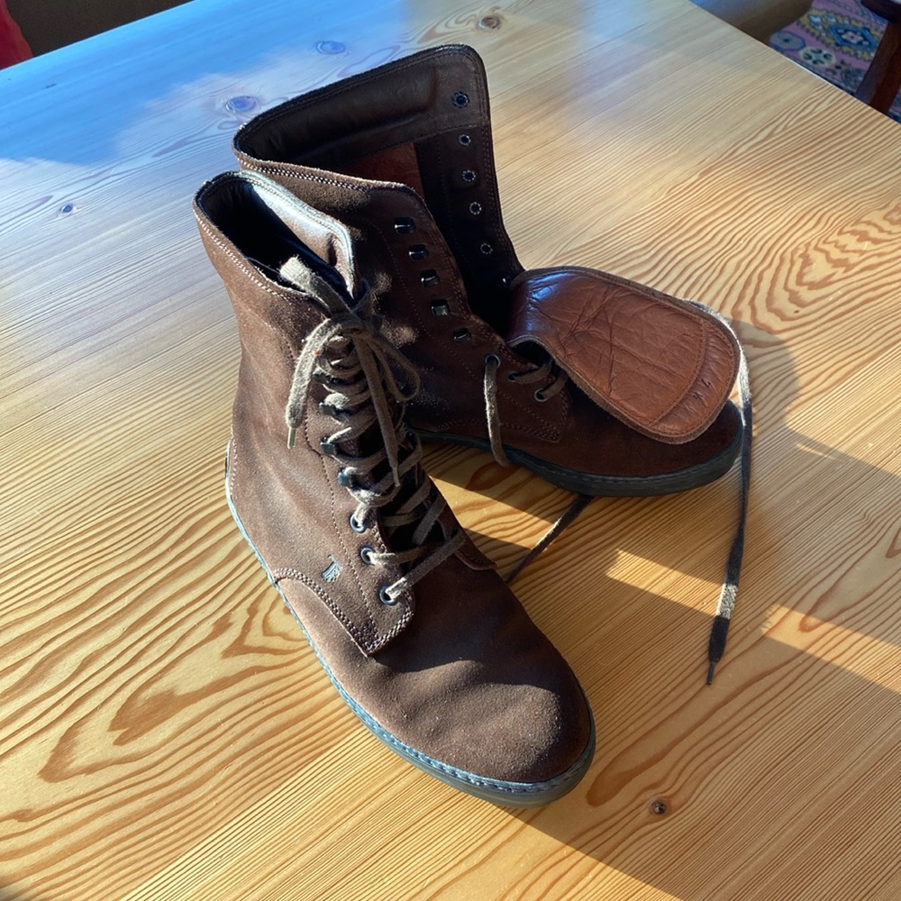 Tod’s Gommino Lace Up Boots 7.5 Brown Suede
